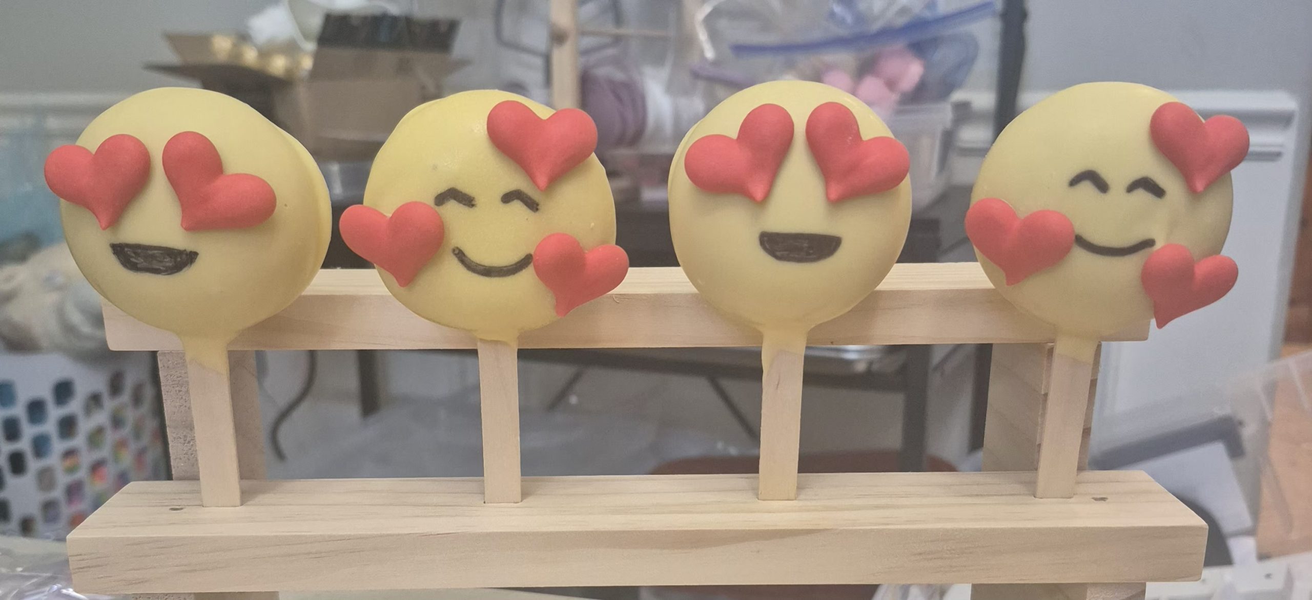 Emoji Cakecicles